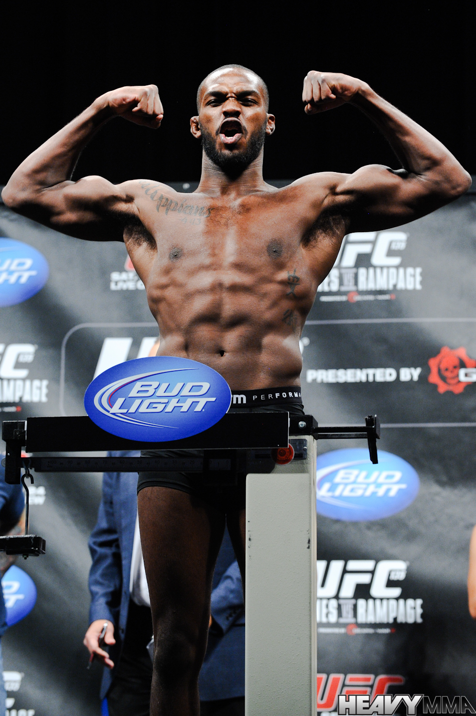 UFC 135 Denver - Jones VS. Rampage Weigh Ins 2-28
