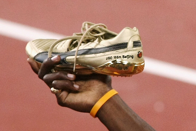 Usain Bolt Shoelaces Untied