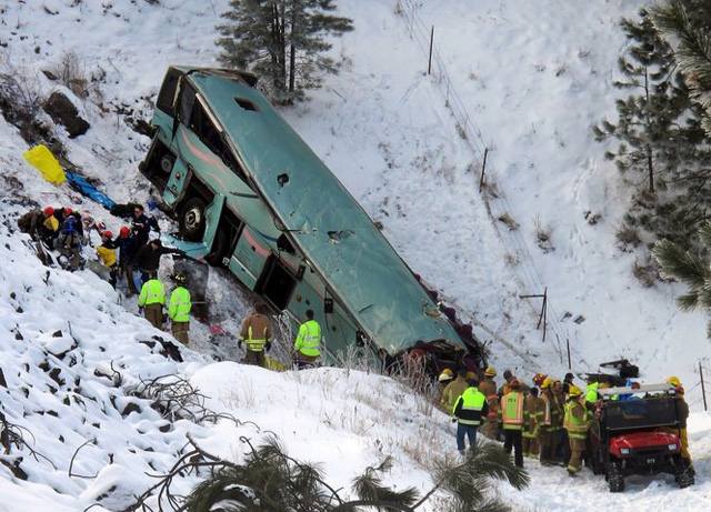 oregon bus crash deadman pass