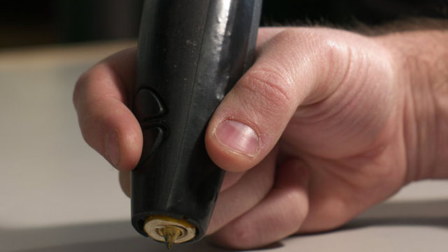 The 3Doodler 3D printing pen heats up in minutes