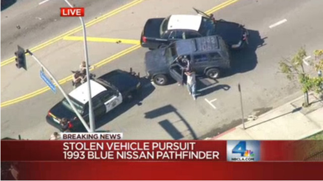 Highway Pursuit on Southern California Freeway Freeway chase Ends in West LA 1993 Nissan blue pathfinder