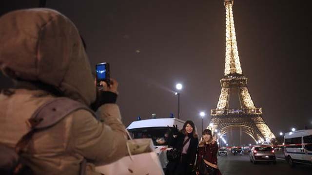 Eiffel Tower Bomb Scare Eiffel Tower Bomb Threat