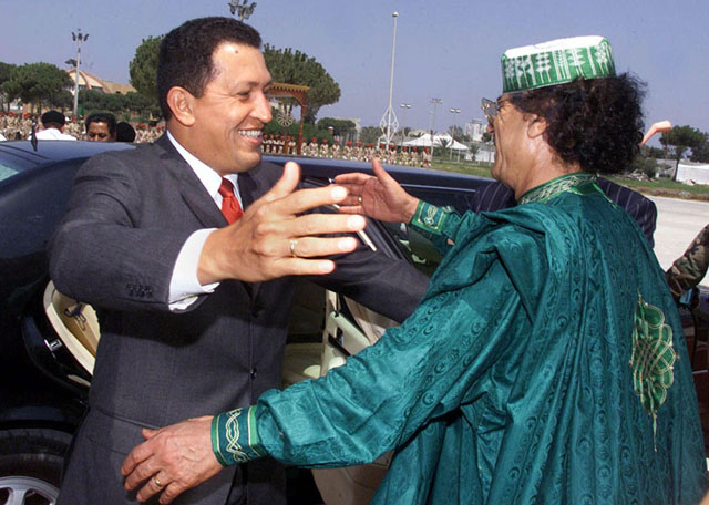 Moammer Gadhafi welcomes Hugo Chavez