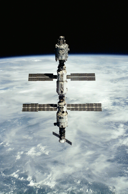 international space station cancels spacewalk