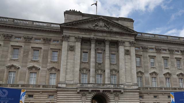 Buckingham Palace Break In, Man With Knife Buckingham Palace Gate
