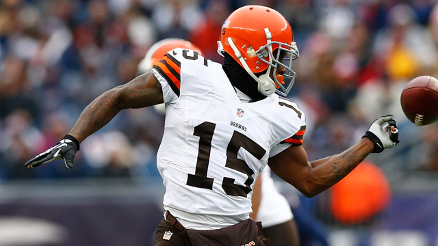 Davone Bess Arrested, Cleveland Browns WR Fort Lauderdale Airport Assault Weed Instagram.