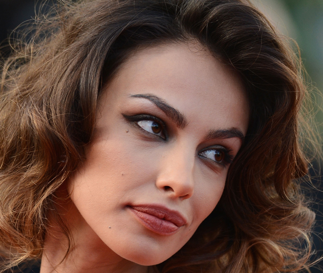 fassbender oscars, 12 years a slave actor, 12 years a slave nominated, best supporting actress, madaline ghenea, fassbender dating, fassbender girlfriend, fassbender oscaes 2014, fassbender oscar date