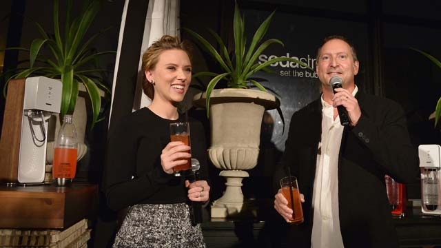 Scarlett Johansson Pregnant Sodastream