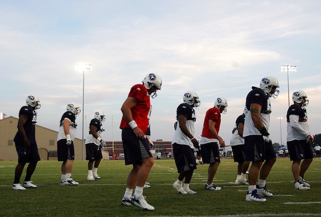 The Tennessee Titans offense warms up during the Tennessee Titans Training Camp on July 31,2006 at Austin Peay State University in Clarksville,Tennessee.   (Getty)