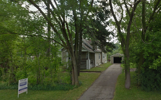 The suspect was thought to have been holed up at this home on 1802 Coolidge Road in East Lansing. (Google Street View)