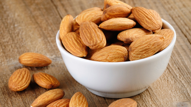 almonds diet snack