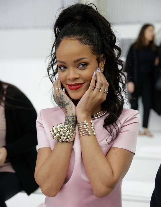 Rihanna Fashion Icon Award 2014, CFDA Fashion Awards 2014, CFDA 2014 Fashion Awards, CFDA Awards Rihanna