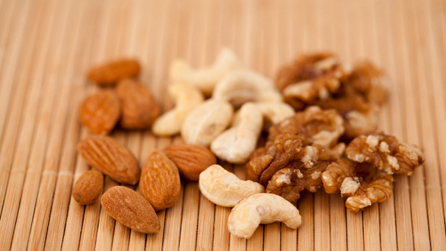 nuts pregnancy diet