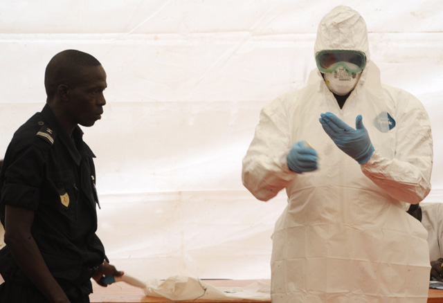 Sheik Umar Khan Ebola, Chief Ebola Doctor Sierra Leone Contracts Ebola
