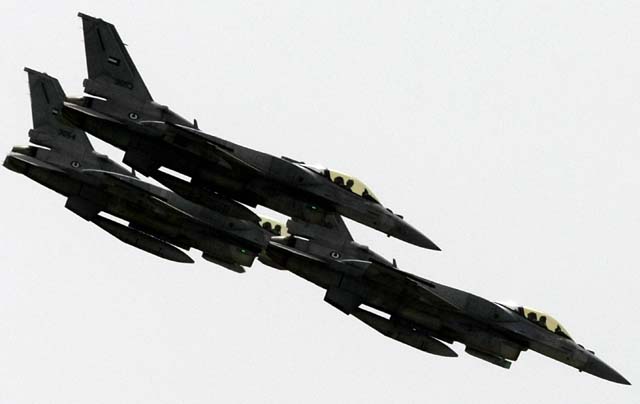 emirati fighter jets, f-16, mariam al mansouri