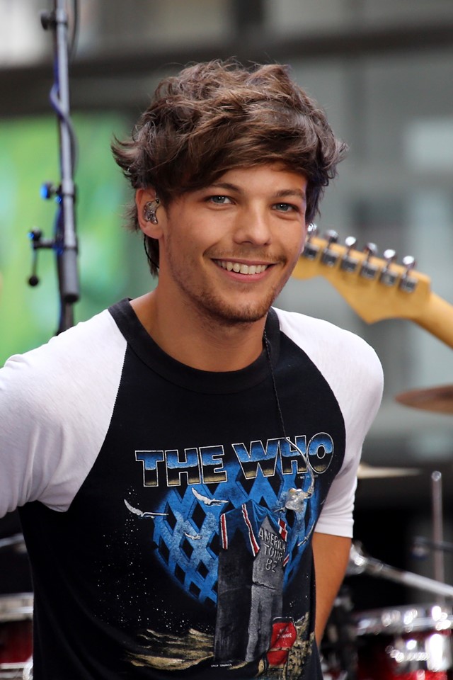 Louis Tomlinson Turns 22 Happy Birthday Pictures And Photos 