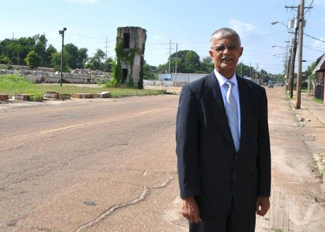 Jackson Mississippi Mayor Chokwe Lumumba dead outdoors