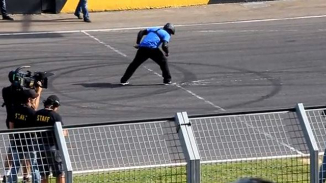 Video: Stuntman Jumps Over Speeding Lamborghini