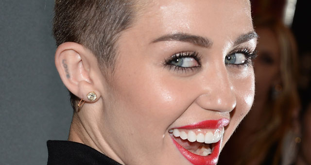 Miley Cyrus Pregnant Curses Out Paparazzi At Doctor Video 6671