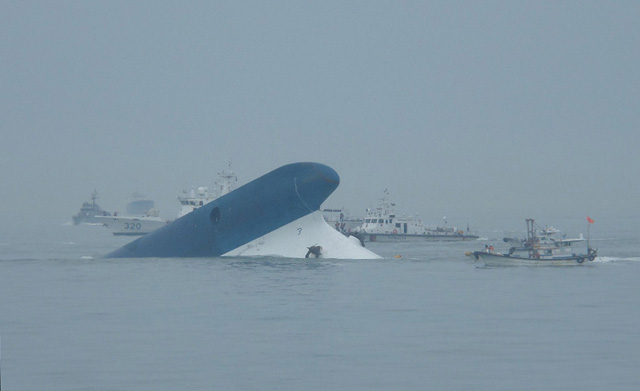 south korea ferry sinks, sewol