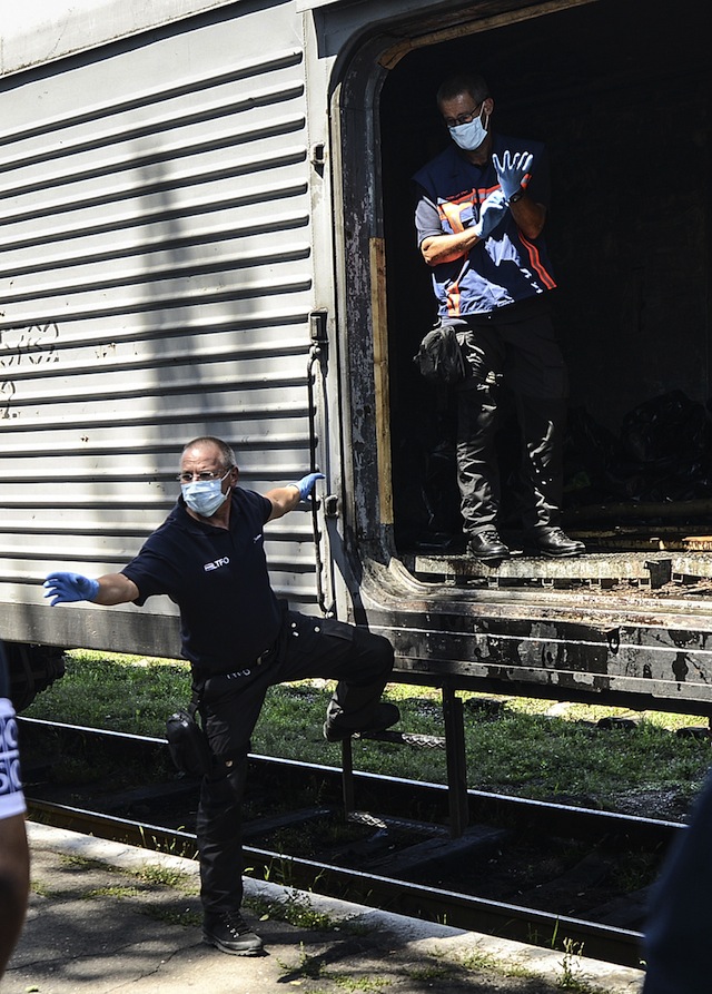 MH17 victims bodies, Malaysian Airlines plane shot down, Russian separatists, Torez, Ukraine