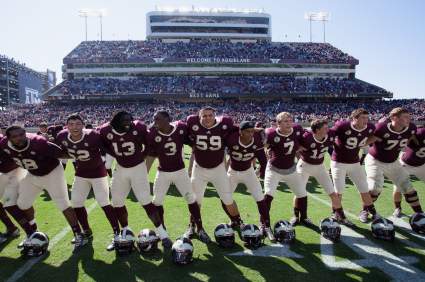 WATCH: DeShazor Everett Touchdown on Blocked Field Goal