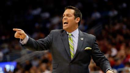 WATCH: Manhattan Alley-oop at the Buzzer vs. UMass