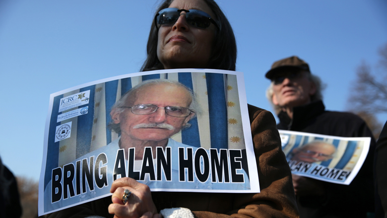 Vigil Held At White House To Call For Release Of American Imprisoned In Cuba