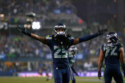 Richard Sherman Injures Arm vs. Packers