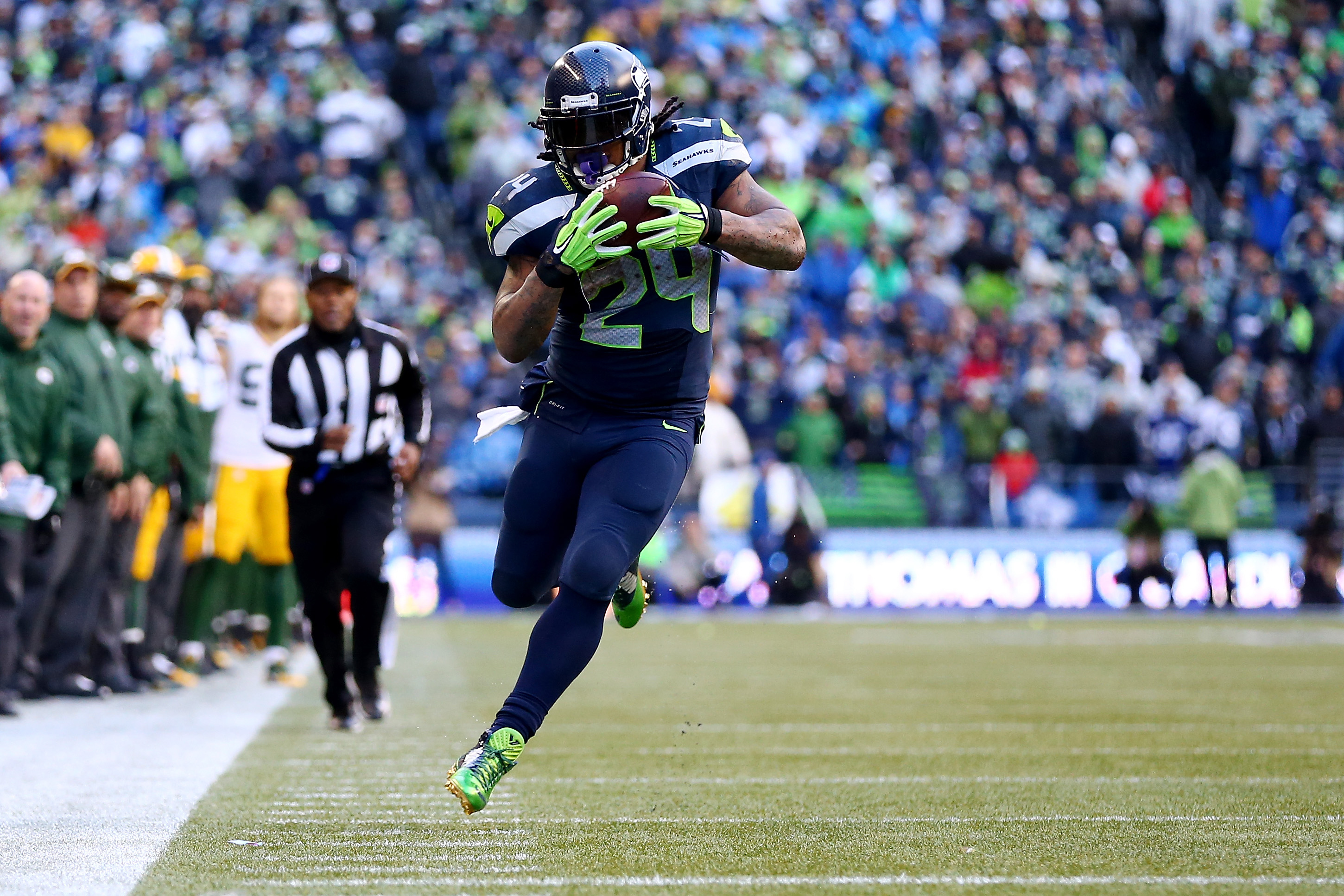 Seahawks' Kam Chancellor hits like a wrecking ball