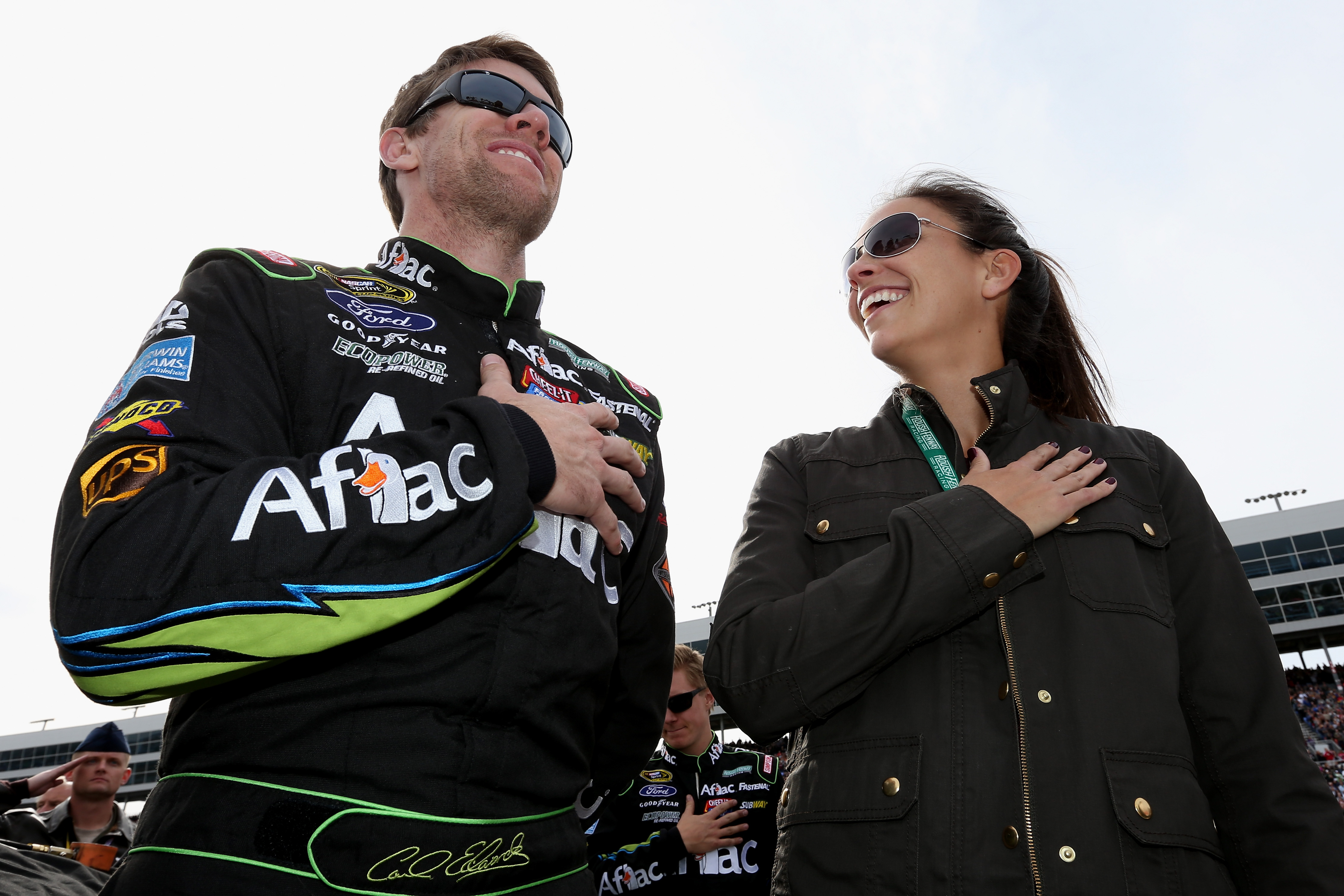 Carl Edwards med sin fru Katherine. (Getty)