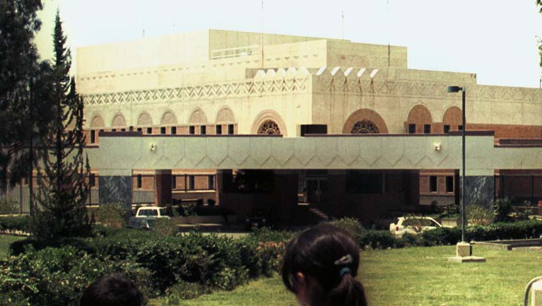 The U.S. Embassy in Sanaa in 2002. (Getty)