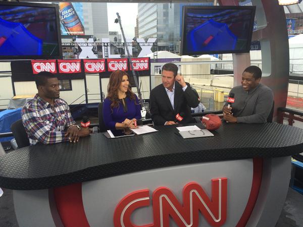 Nichols on CNN's set during Super Bowl week with Dan Marino. (Twitter/@Rachel__Nichols)