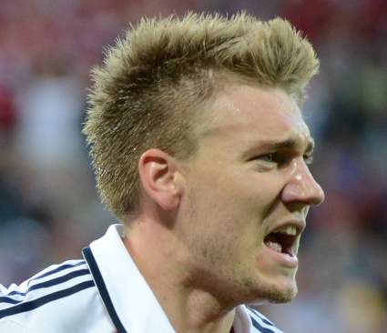 WATCH: Nicklas Bendtner Scores Goal for Denmark Against USA