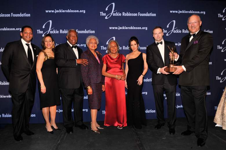 Rachel Robinson with MLB Hall of Famer Hank Aaron and Jackie Robinson Foundation members at the 2013 Jackie Robinson Awards Dinner.