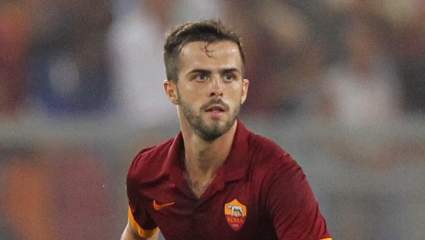 WATCH: Miralem Pjanic Scores Goal for Roma Against Napoli