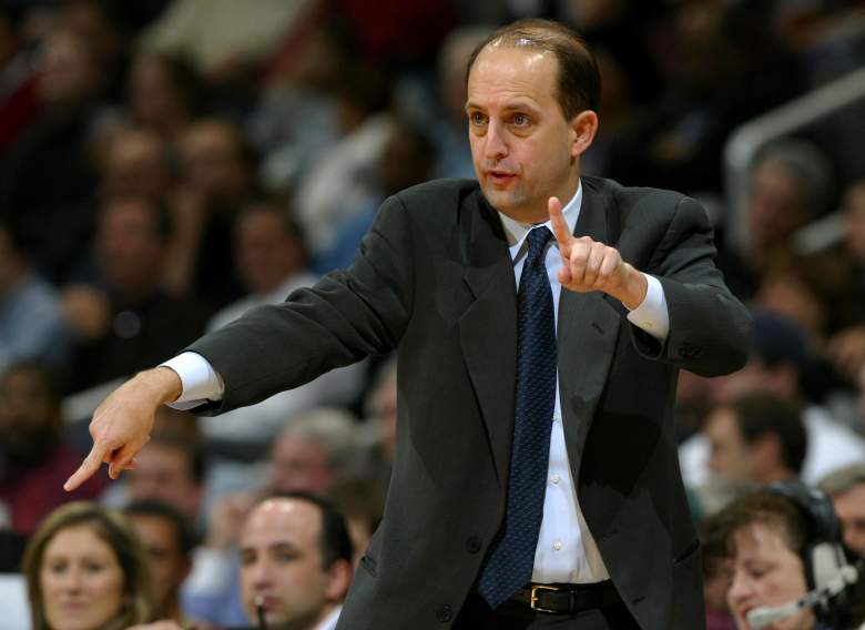 Jeff Van Gundy directs his players during a 2004 game  (Getty)
