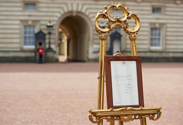 The baby announcement posted at Buckingham Palace for 24 hours (Getty)
