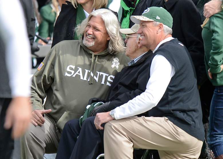Rex Ryan and Rob Ryan (L) of the New Orleans Saints pose for a photo with their father Buddy Ryan (C) on the field before a game in 2013. (Getty)
