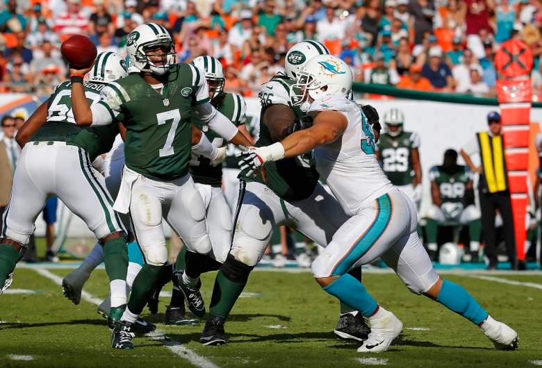 Geno Smith L) will be on the field with the starters on Thursday. Getty)