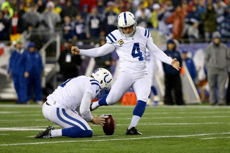 FOXBORO, MA - JANUARY 18: Adam Vinatieri #4 of the Indianapolis Colts kicks and misses a 47 yard field goal in the first quarter against the New England Patriots of the 2015 AFC Championship Game at Gillette Stadium on January 18, 2015 in Foxboro, Massachusetts. (Photo by Al Bello/Getty Images)