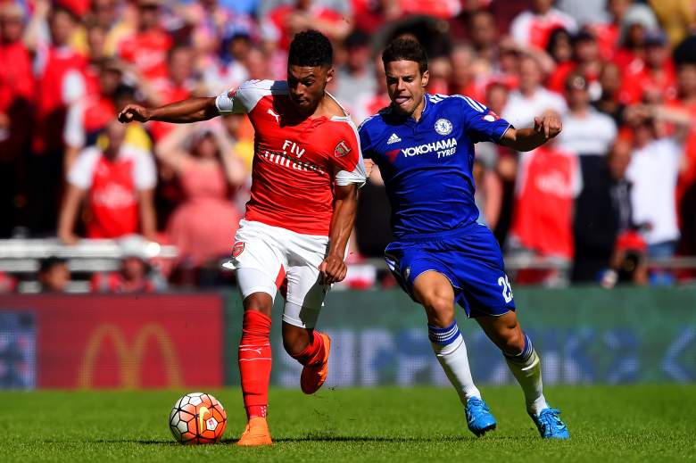 Alex Oxlade-Chamberlain (L) scored the game-winning goal for Arsenal against Chelsea. (Getty)