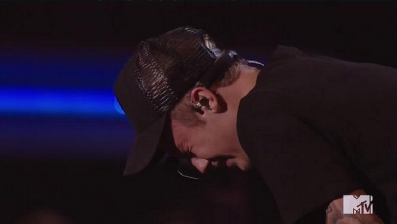 Justin Bieber Fake Crying, Justin Bieber VMAs 2015 Performance, Justin Bieber Performance 2015, Justin Bieber MTV Video Music Awards Performance