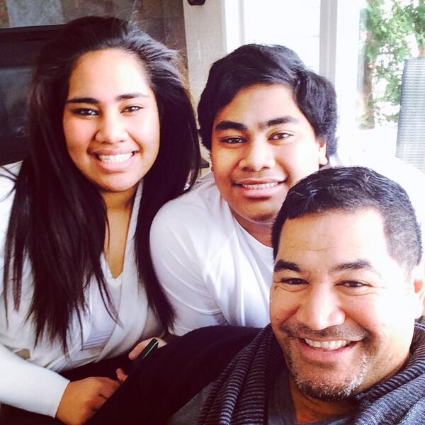 Tuaolo, right, with his family. Twitter: @eseratuaolo
