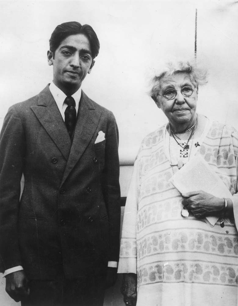 September 1933:  English theosophist Dr Annie Besant (1847 - 1933) and  Indian theosophist  Jiddu Krishnamurti (1895 - 1986) whom she hailed as the Hindu Messiah. (Getty)