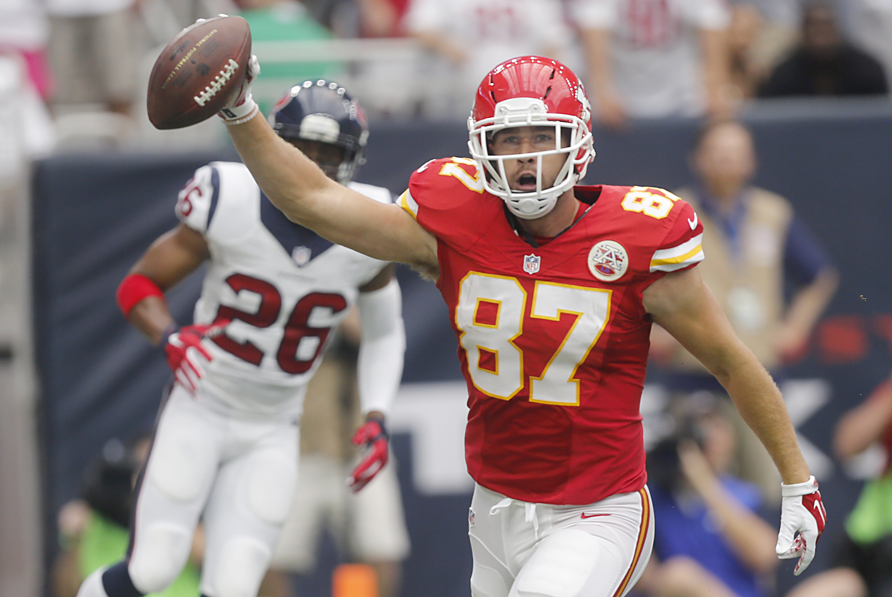 Travis Kelce was dominant in the first half, hauling in two touchdowns (Getty).