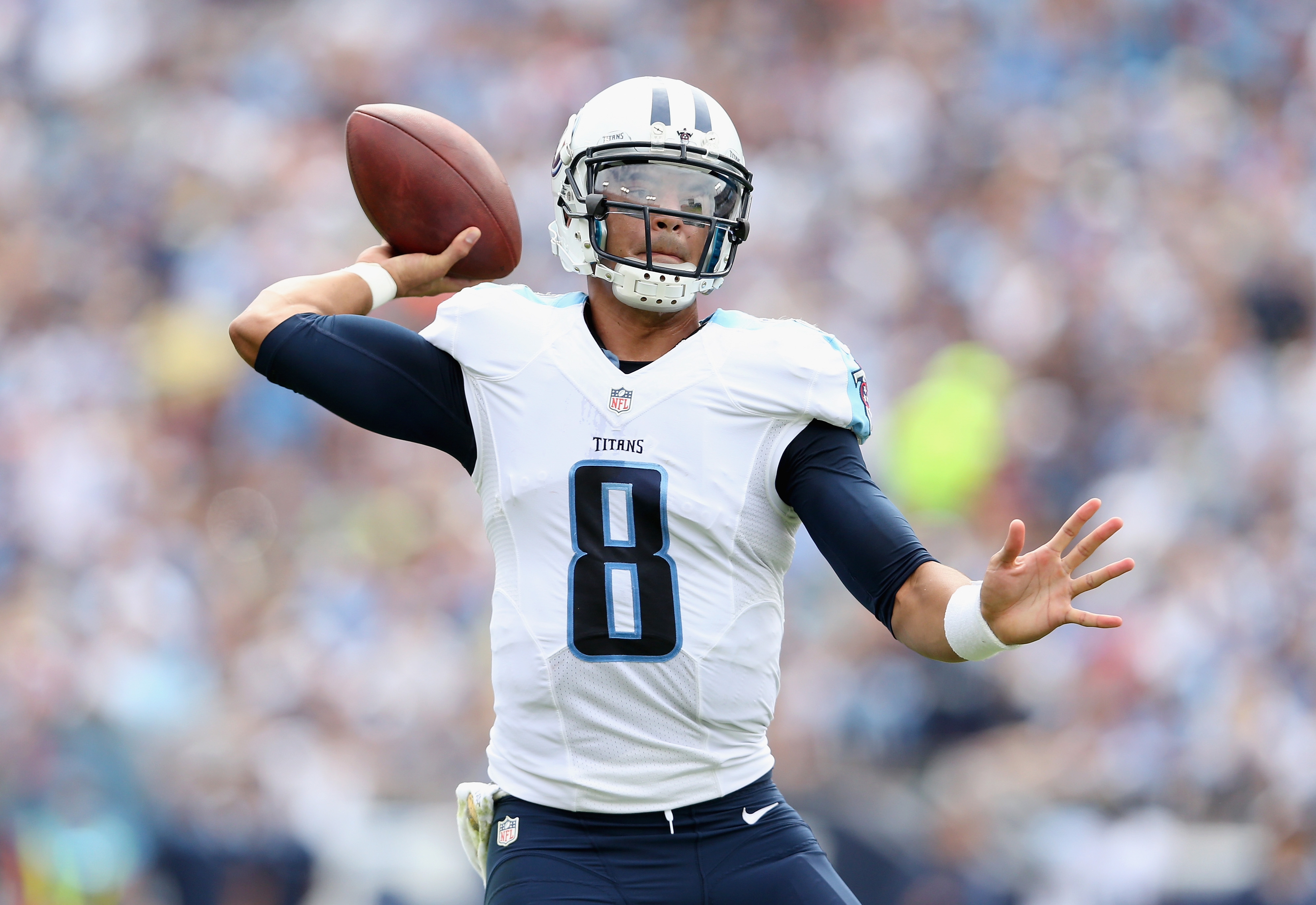 Marucs Mariota has blown a lead in back to back games. (Getty)