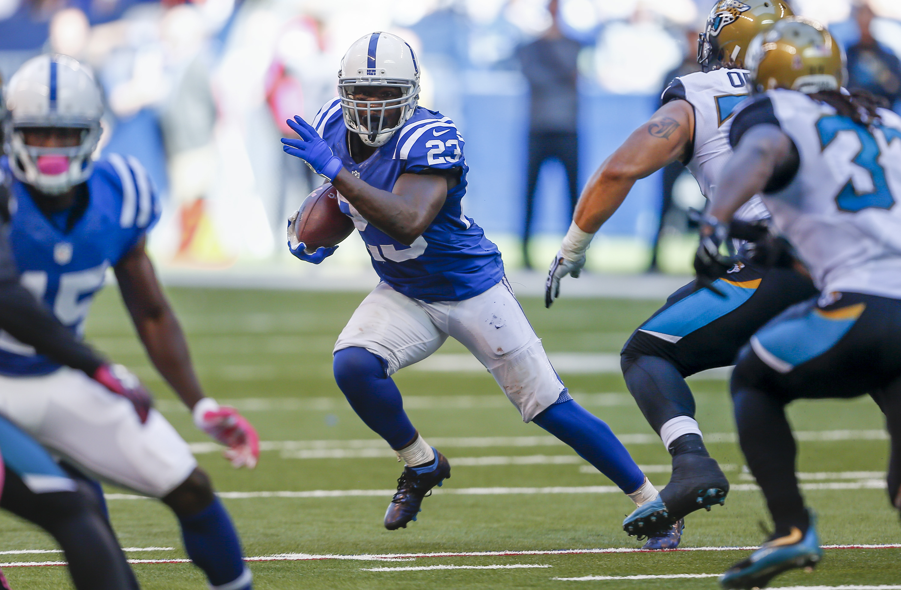 Amid QB changes, Frank Gore has been a huge addition to the Colts. (Getty)