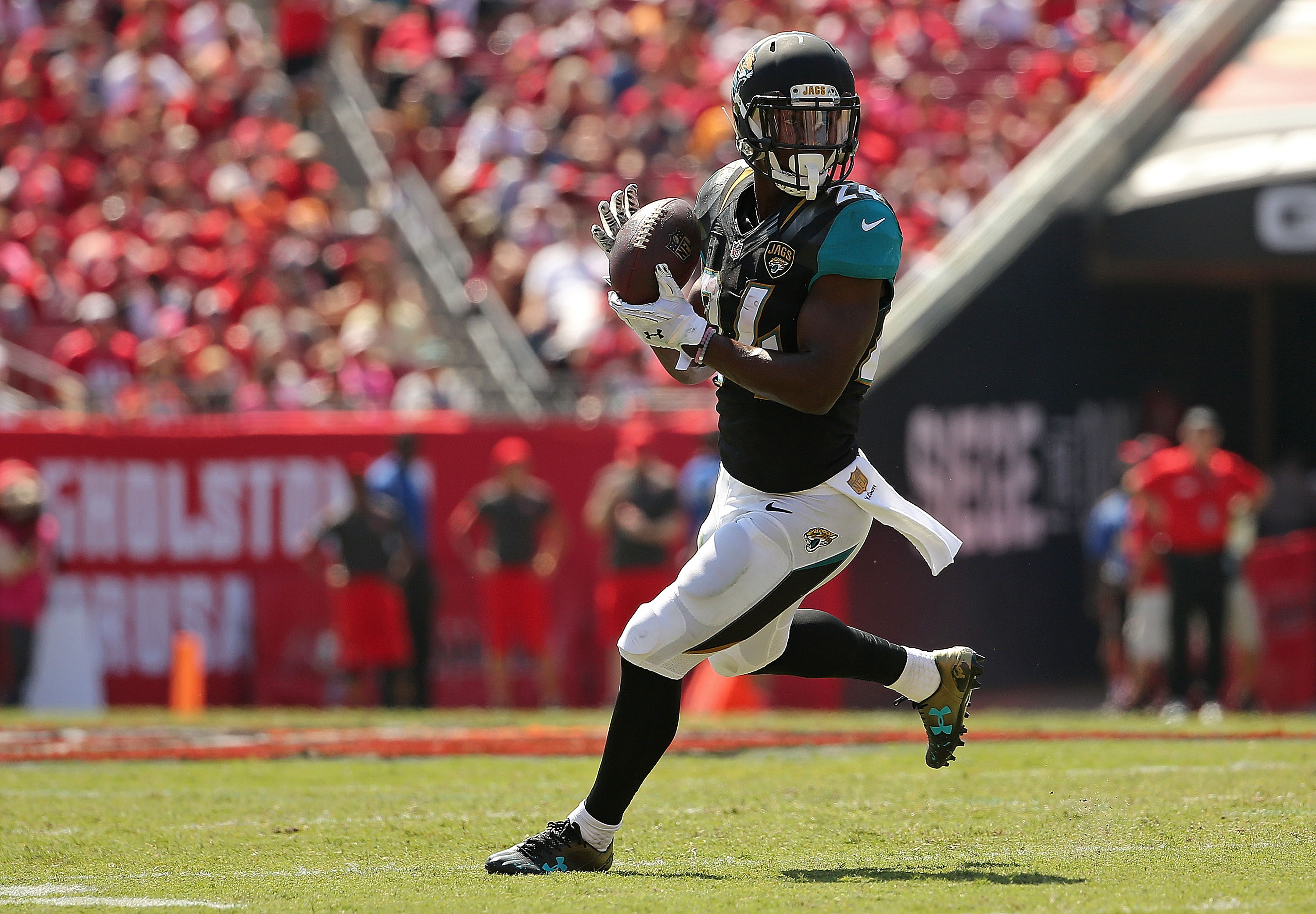 T.J. Yeldon has been a valuable part of the Jaguars offense in his rookie season. (Getty) 