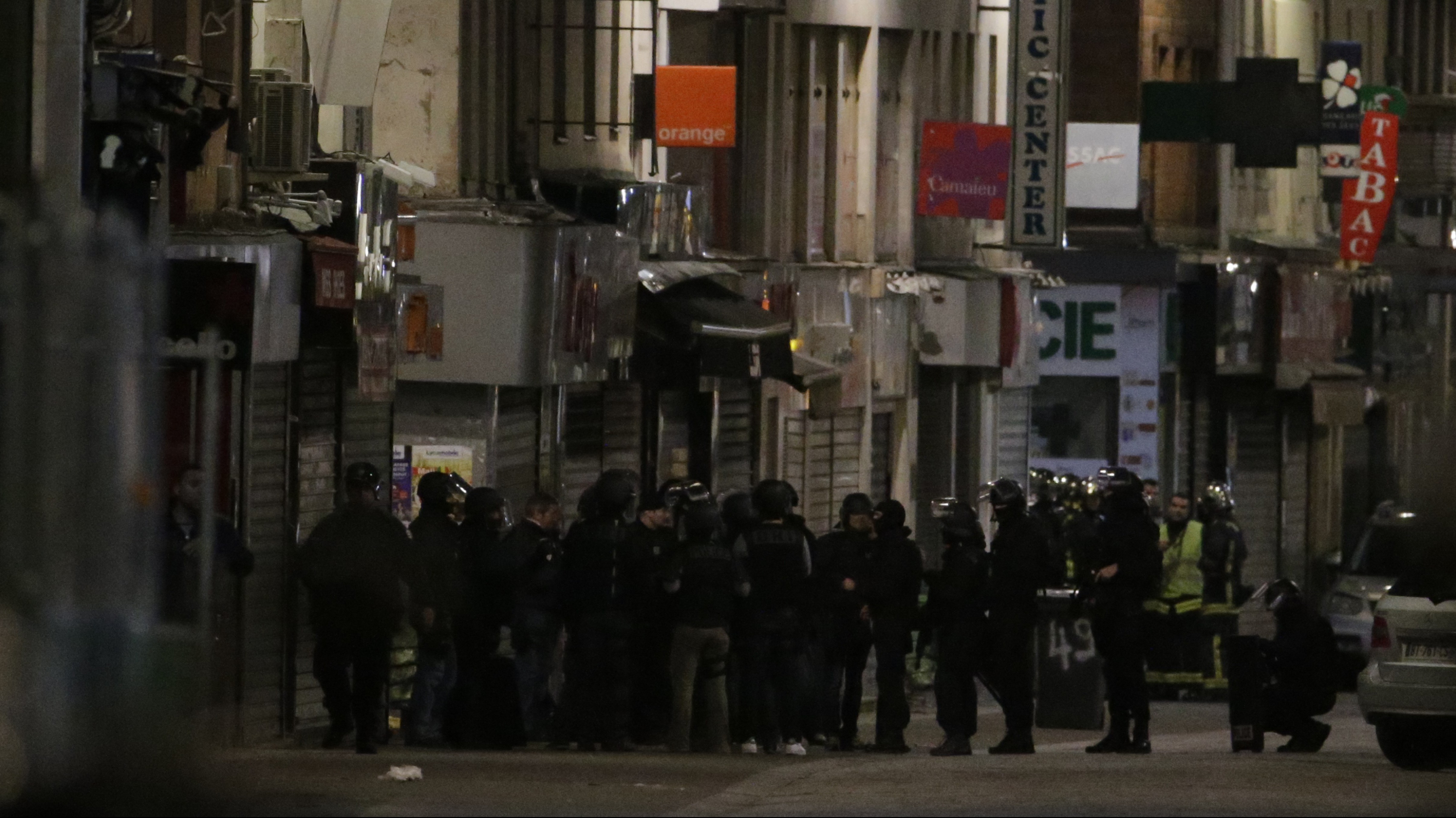 Saint-Denis police raid